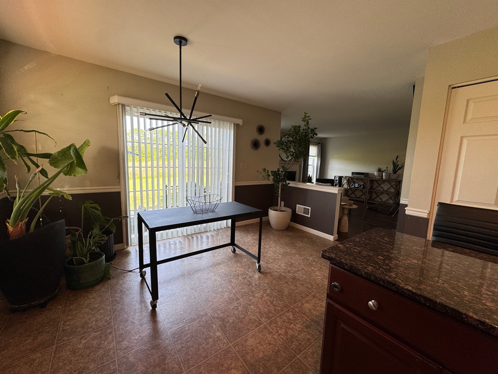 KITCHEN - 1537 Abigail Ln