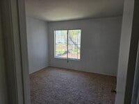 Building Photo - 2 Bed 2 Bath Condo