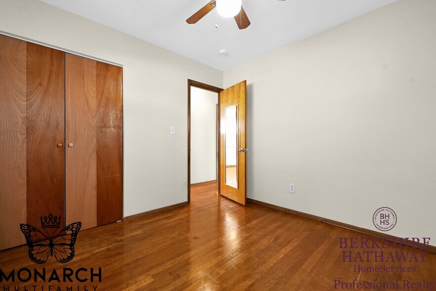 Building Photo - 995 Wiltshire Rd