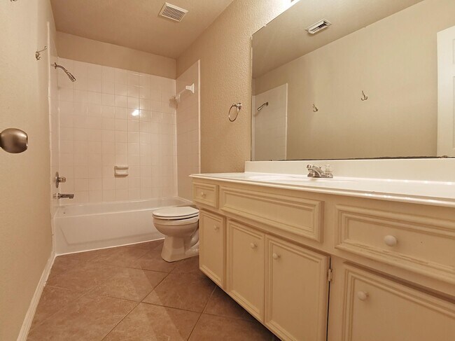 Building Photo - 3527 Hera Dr