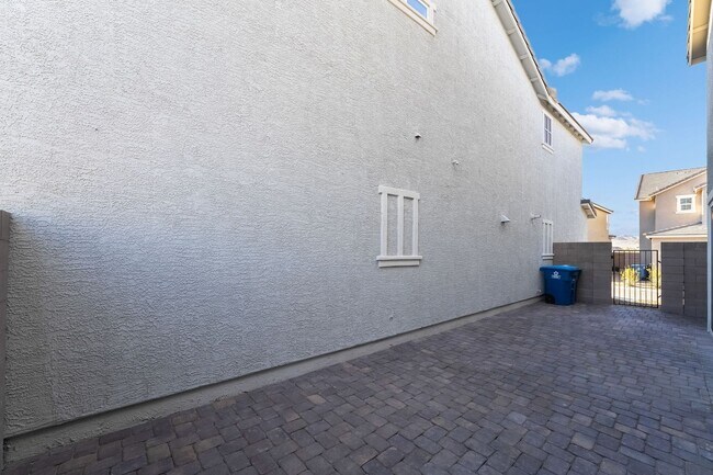 Building Photo - Modern Living in Inspirada Community!