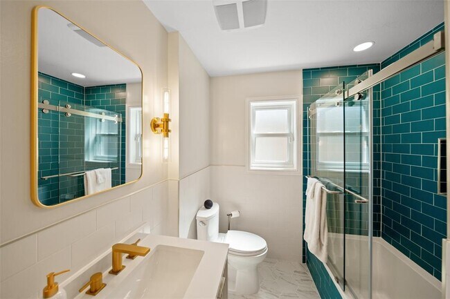 Building Photo - 2523 Droxford Dr