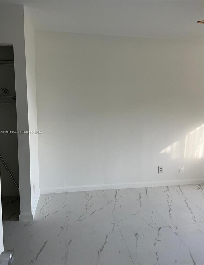 Building Photo - 2221 Sherman Cir