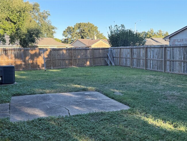 Building Photo - 8426 S Meadow Bird Cir