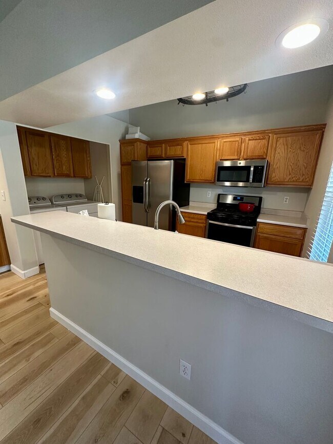 Building Photo - 3228 Lyndsey Ln