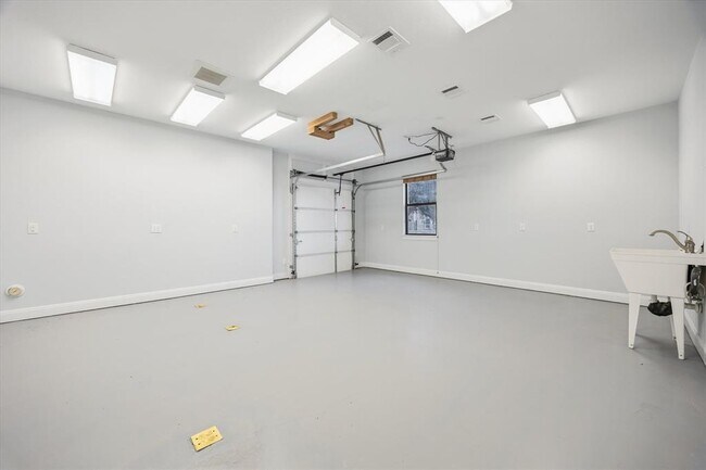 Building Photo - 17813 Kingfisher Ridge Dr