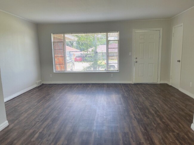 Building Photo - Cozy & Convenient Living in NE OKC with this 2-bedroom Home!