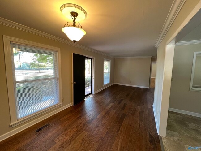 Building Photo - 23095 Kennedy Rd