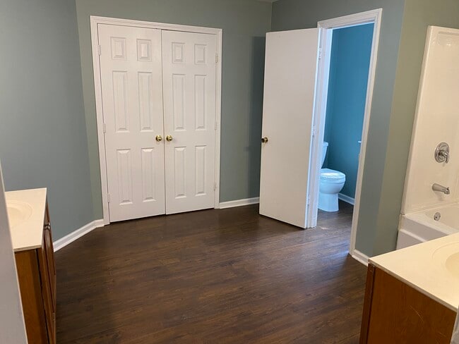 Building Photo - 4008 Knud Dr