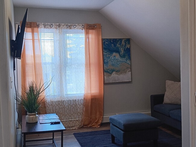 Building Photo - 20 Hawkins St