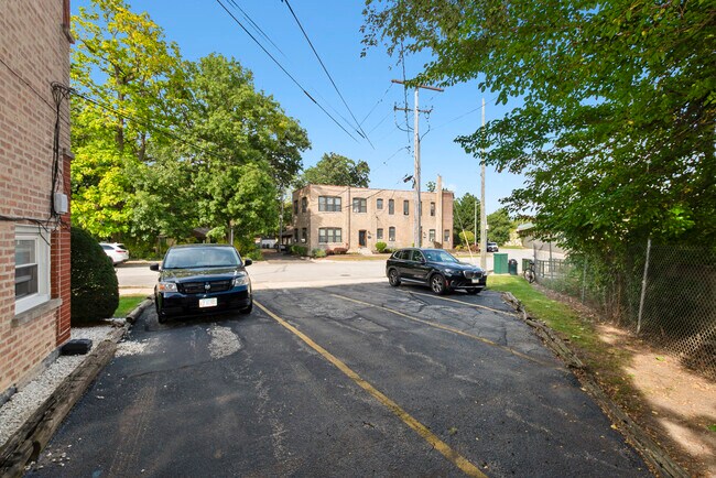 Building Photo - 7121 W 110th St