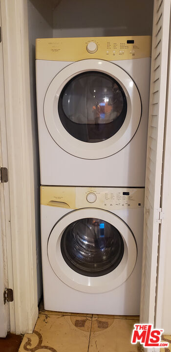 Building Photo - 7544 Flight Ave