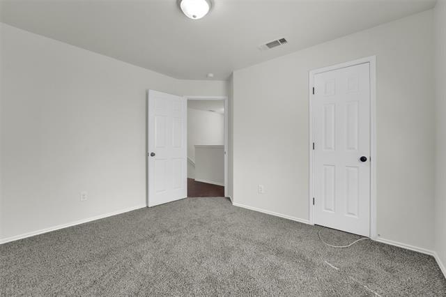 Building Photo - 338 Castleridge Dr