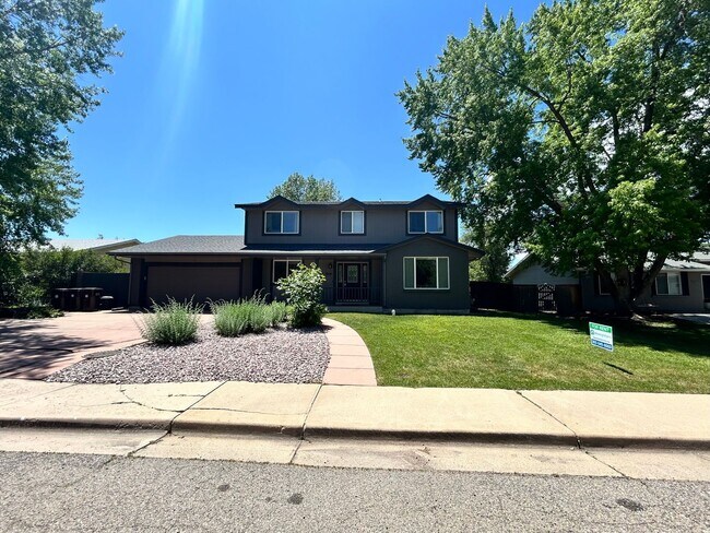 Building Photo - Spacious 4-Bedroom House Near Open Space in Heatherwood, Boulder