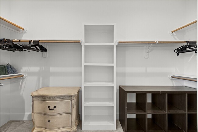 Building Photo - 1550 W Tidwell Rd