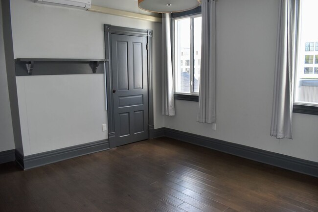 Building Photo - 5307 Carnegie St