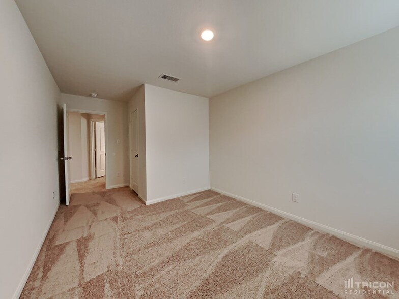 Building Photo - 23020 Shakespeare Dr