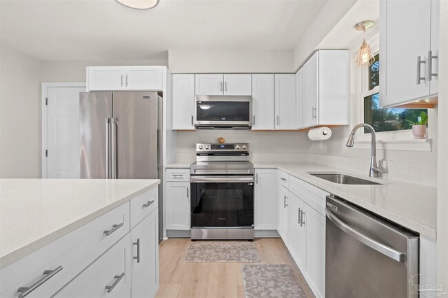 Building Photo - 4570 Yacht Harbor Dr