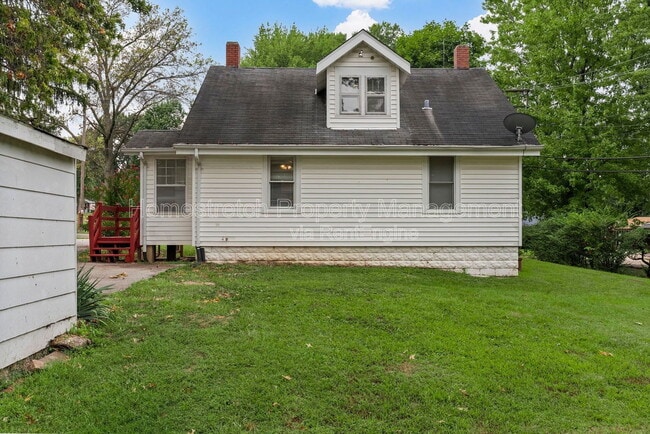 Building Photo - 3215 St Catherine St