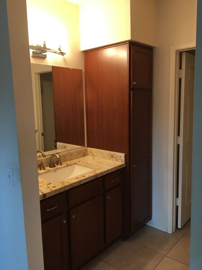 Building Photo - Experience the Best of Scottsdale living!
