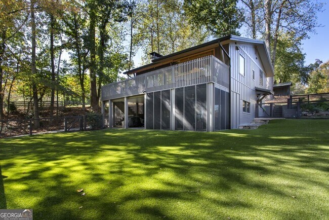 Building Photo - 8885 Bay Dr