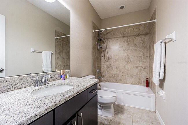 Building Photo - 906 Vineyard Ln