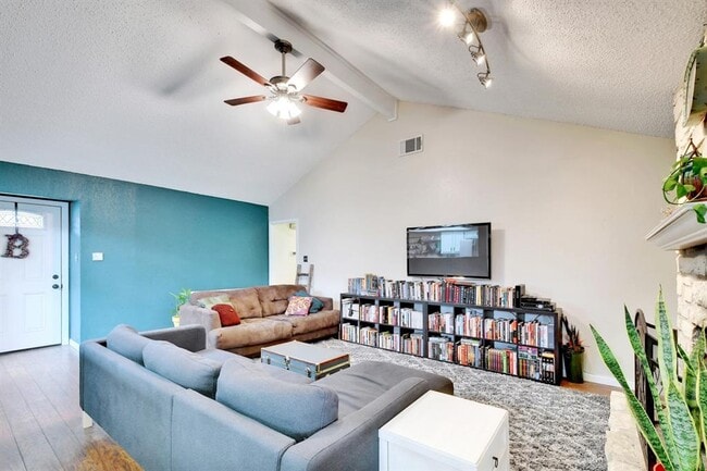 Building Photo - 506 S Mt Rushmore Dr