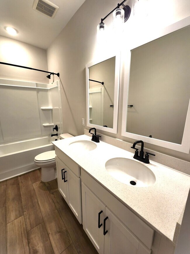 Building Photo - Gorgeous 4 bedroom home in Point Hope - Ch...