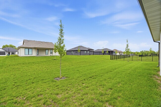 Building Photo - 2305 N Traveller Dr