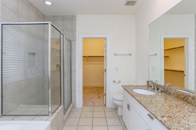 Building Photo - 4406 Koehler St