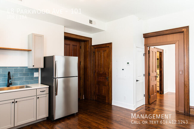 Building Photo - 48 Parkwood Ave