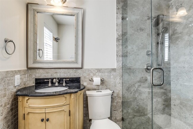 Building Photo - 5086 Matilda St