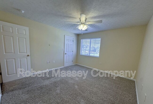 Building Photo - 5301 Pacer Ln