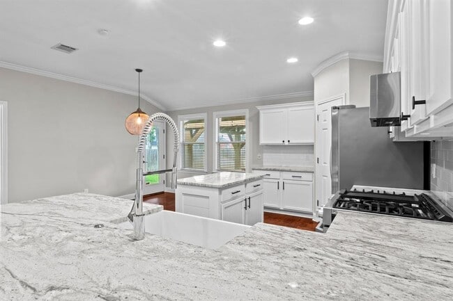 Building Photo - 309 Creek Ridge Ln