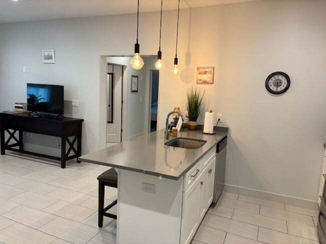 Building Photo - 2-bedroom 1 bath garage apartment with a garage parking space!!