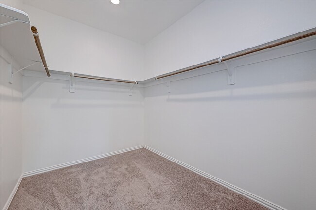 Building Photo - 30822 Lake Spur Mnr