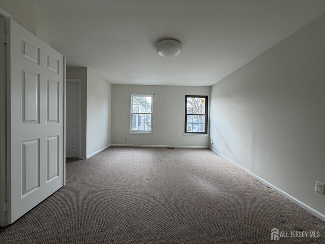 Building Photo - 1709 Woodbridge Commons Way