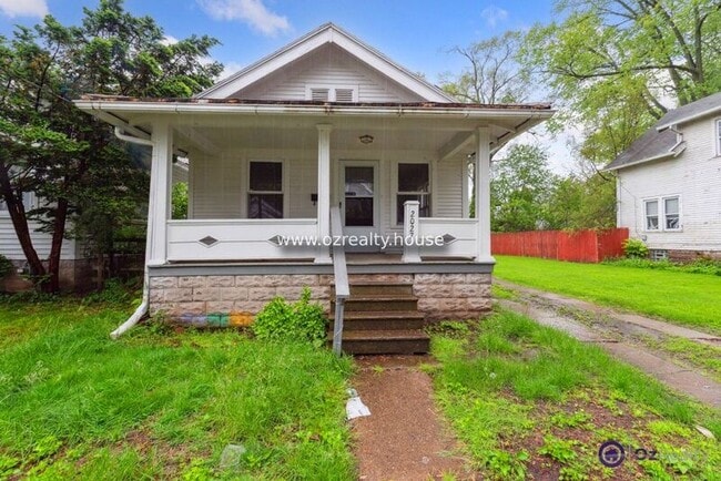 Primary Photo - 2027 Berkshire Pl