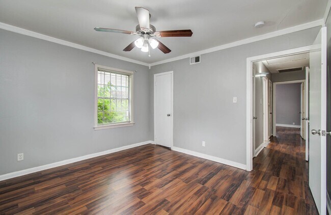 Building Photo - 3626 Songwood St