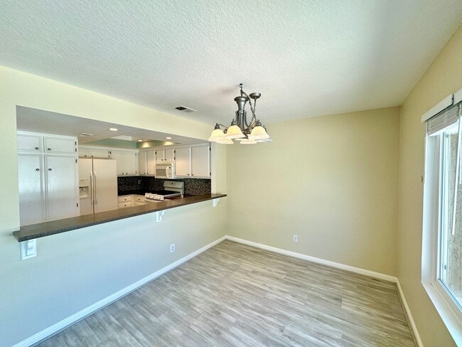 Building Photo - Great 2B/1.5BA Condo in Carlsbad!