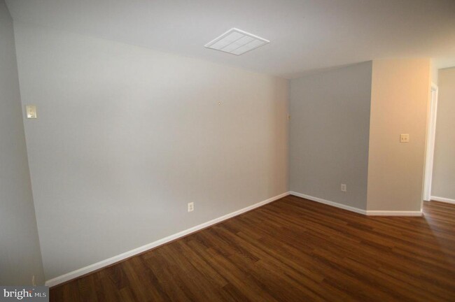 Building Photo - 25492 Freda Ln