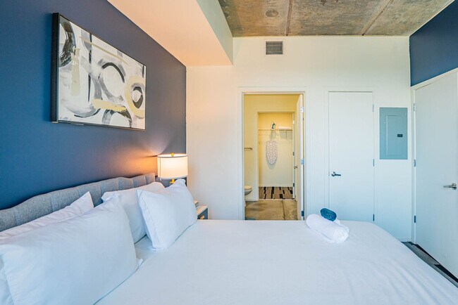 Building Photo - 915 N 4th St