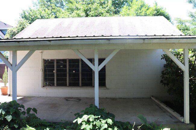 Building Photo - 3/1.5 Bungalow at historic Kenton Park!