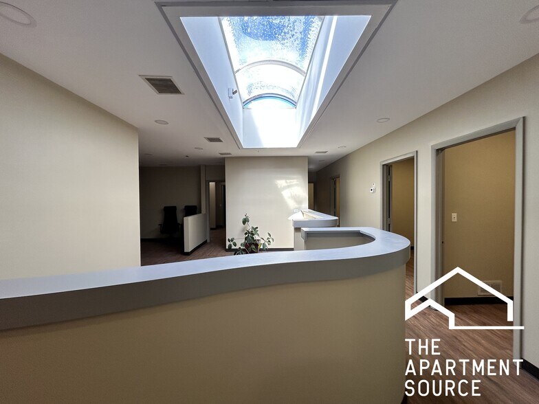 Building Photo - 4956 W Irving Park Rd