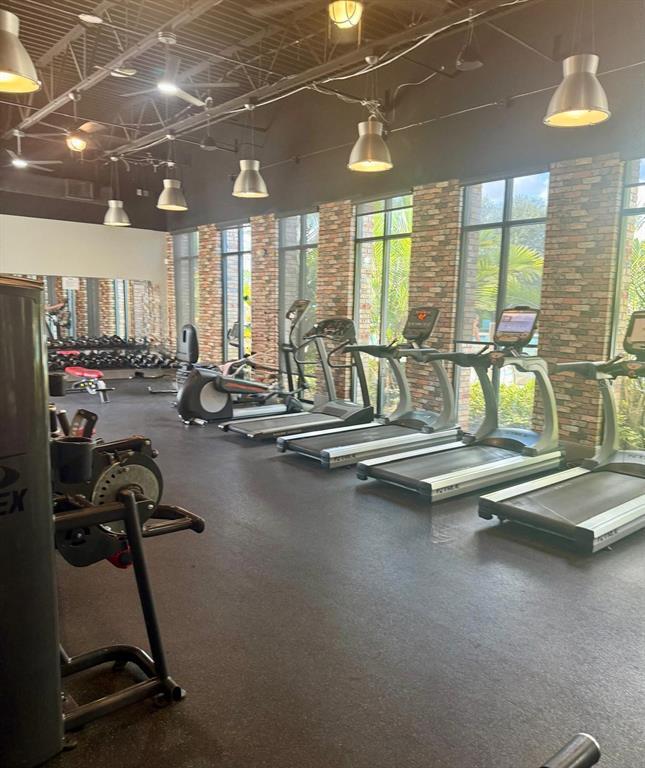 Building Photo - 803 Longboat Dr