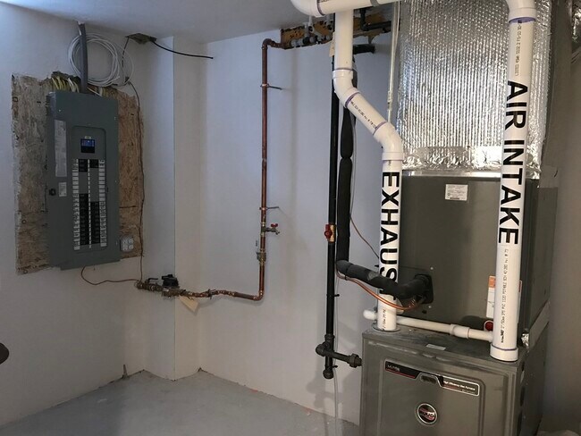 Building Photo - 33 Melbourne Ave