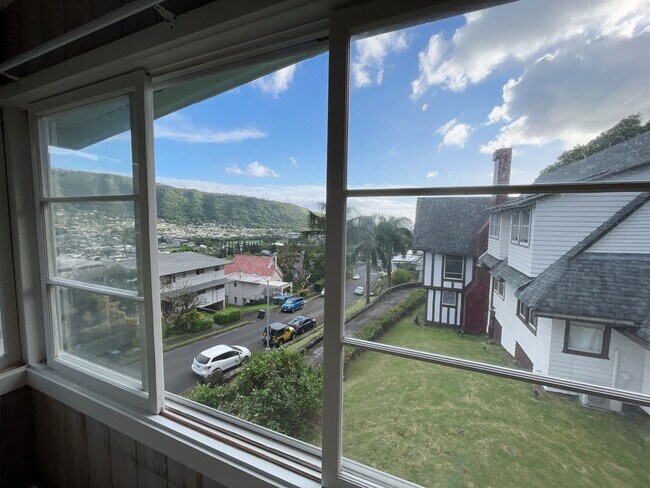 Building Photo - N116ach (REOM)