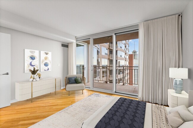 Building Photo - 807 Davis St