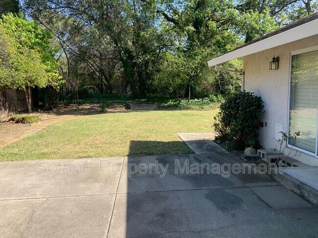 Building Photo - 236 Cheyenne Dr