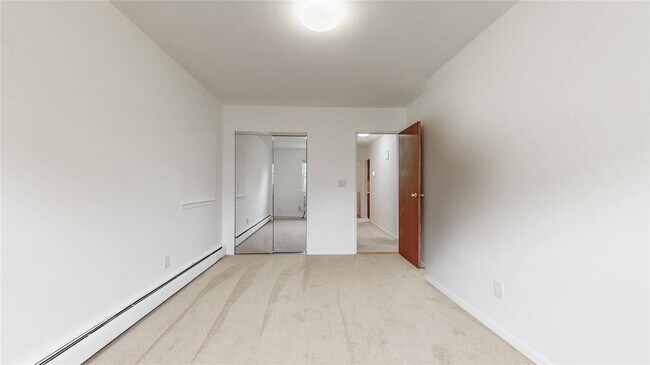 Building Photo - 56-25 Remsen Pl